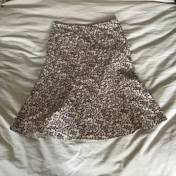 GAP Woman's Stretchy Skirt - Picture 2 of 3
